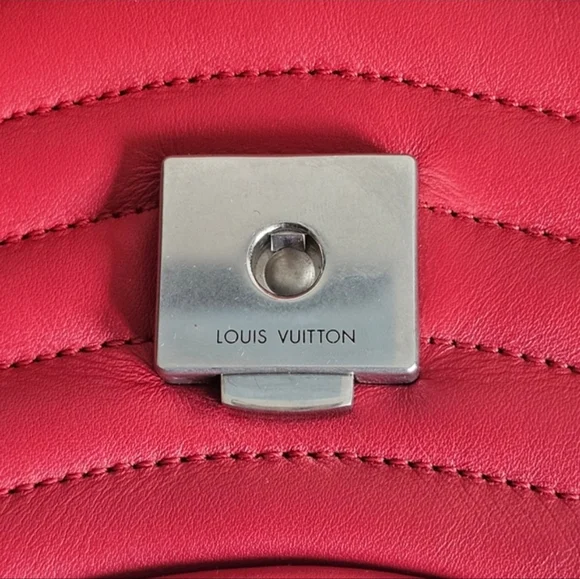 ♥️ LV New Wave ♥️ - Picture 10 of 16